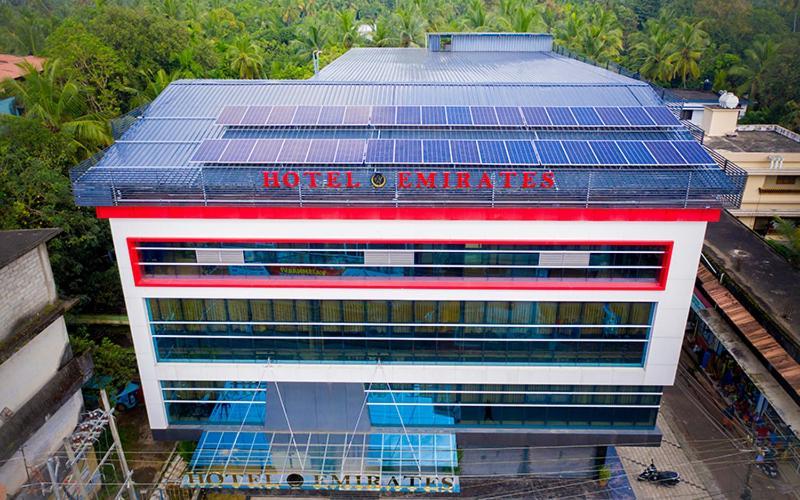 Hotel Emirates Kannangad Екстер'єр фото