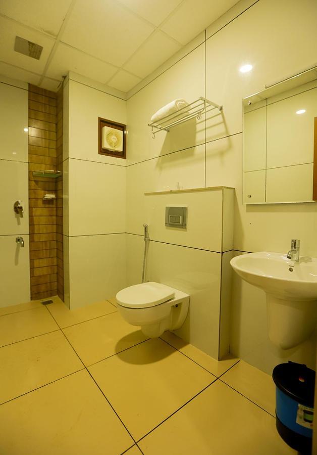 Hotel Emirates Kannangad Екстер'єр фото